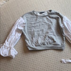 Sweatshirt with puff sleeves